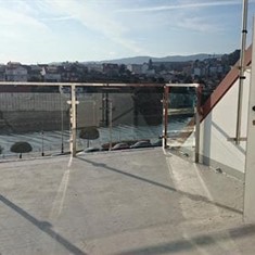 Balcón y Puerta