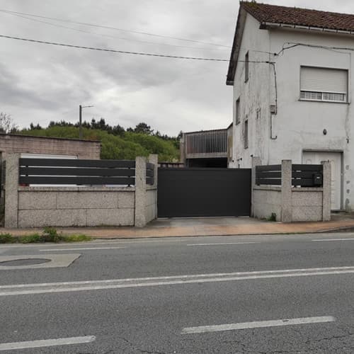 Puertas metálicas en Pontevedra