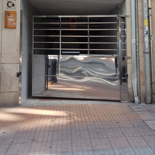 Puertas metálicas en Pontevedra