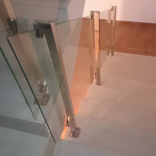 escalera metálica en Pontevedra