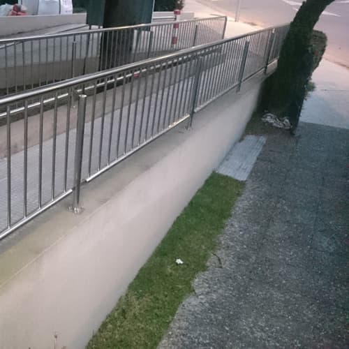 escalera metálica en Pontevedra